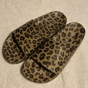 Brand New Steve Madden Cheetah Print Slides size 7